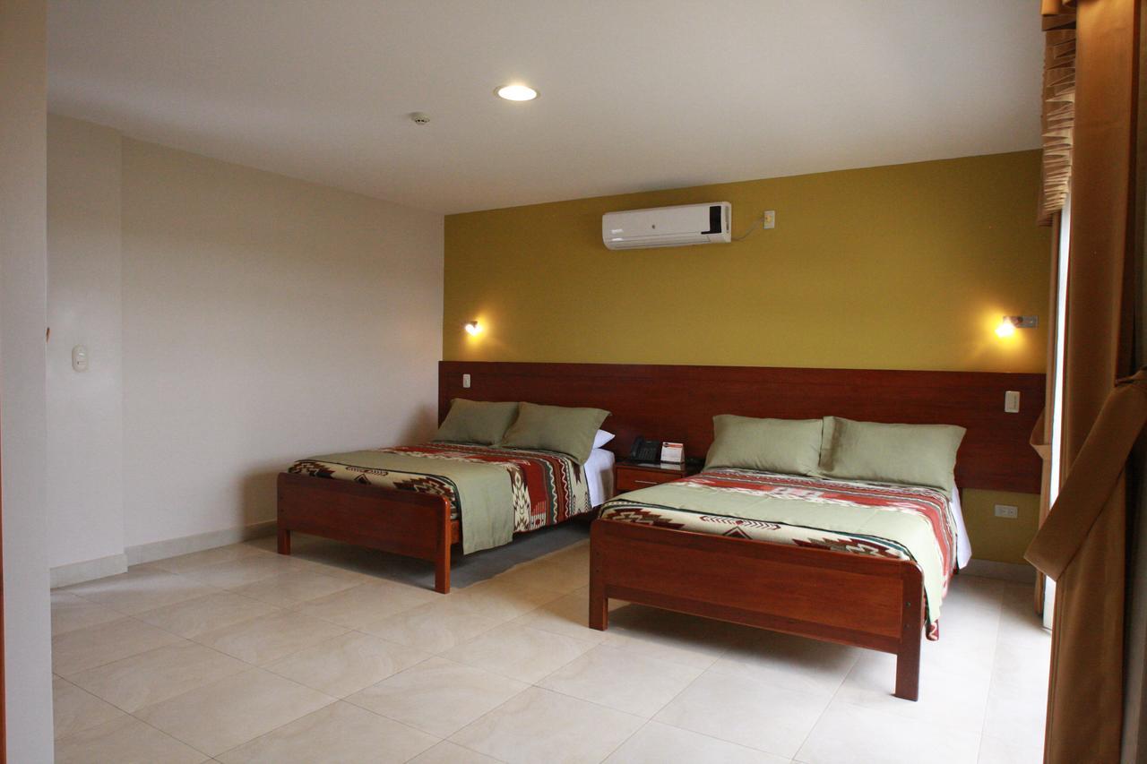 Hotel Puerto Banana El Guabo Buitenkant foto